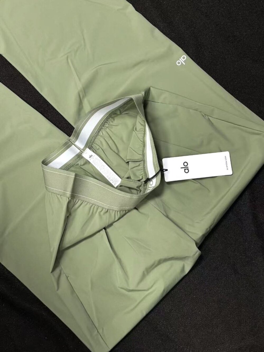 Loose fitting trousers ALO Yog Suit Up Trouser Dune Grass Regular 30-inch pants✨ - Picture 5 of 7